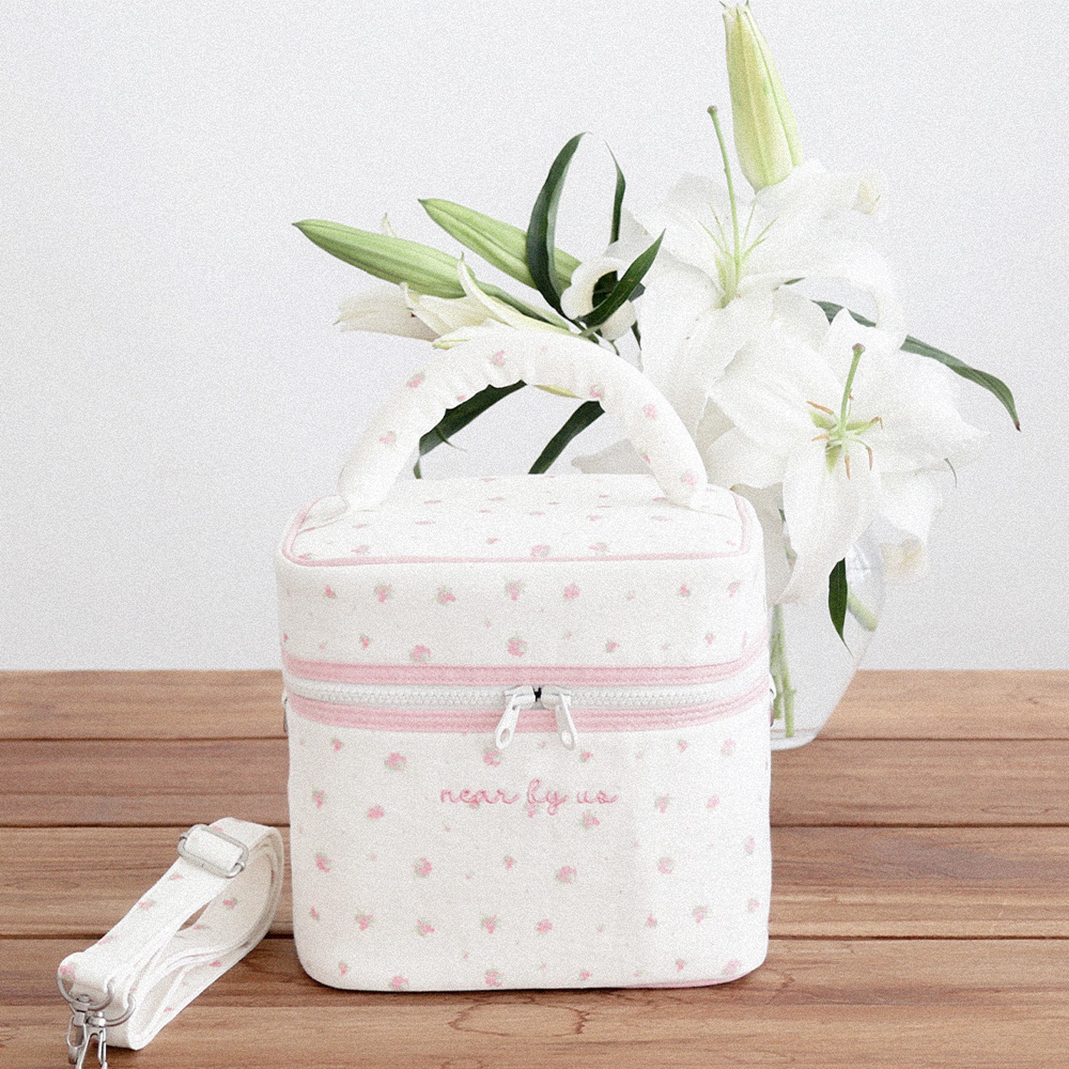 all-day cooler bag (baby pink)